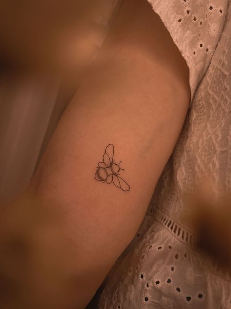 3 Bumble Bee Tattoo, Minimalist Bee Tattoo Outline, Stick And Poke Bee Tattoo, Bee Tattoo On Arm, Bee Family Tattoo, Wrist Bee Tattoo, Fine Line Bee Tattoo Simple, Bee Simple Tattoo, Bee Tattoo Linework