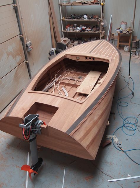 Wooden Boat Kits, Runabout Boat, Plywood Boat Plans, Wood Boat Plans, Plywood Boat, Navi A Vela, Classic Wooden Boats, Wooden Boat Building, Build Your Own Boat