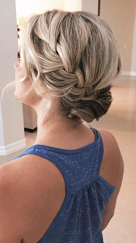 Bridesmaid Hair Updo Braid, Bridemaids Hairstyles, Bridesmaid Hair Medium Length, Mother Of The Bride Hair, Bridesmaid Hair Half Up, Bridesmaid Hair Down, Bridesmaid Hair Short, Bridesmaid Hair Updo, Wedding Hair Inspiration