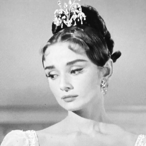 Audrey Hepburn, A Black, Tiara, A Woman, Black And White, Flowers, White, Instagram, Black