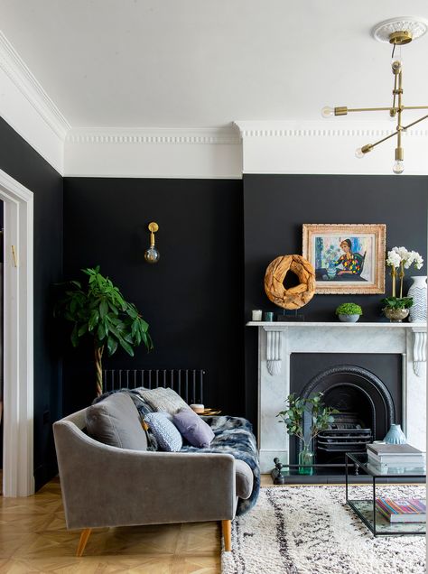 Edwardian Living Room, Dark Living Room Ideas, Dark Living Rooms, Living Room Images, Black Living Room, Real Homes, Lounge Decor, Wallpaper Living Room, Living Room Storage