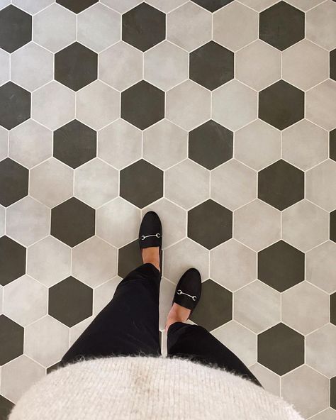 Hexagon Checkerboard Floor, Checkered Hexagon Tile, Checkered Floor Bathroom Ideas, Hexagon Kitchen Floor Tile, Hexagon Kitchen Floor, Ceramic Tiles Floor, Hexagon Floor Tile, Hex Tile Floor, Room Tiles Floor