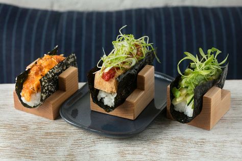 Dynamite Roll, Nori Sushi, Japanese Appetizers, Spicy Crab, Sushi Chef, Red Bean Paste, Sushi Recipes, Sushi Restaurants, Japanese Snacks