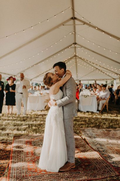 Rugs At Wedding Reception, Area Rug Dance Floor Wedding, Small Dance Floor Wedding, Rug Dance Floor Wedding, Rugs For Wedding, Rug Dance Floor, Outdoor Dance Floors, Wedding Dance Floor, Dance Floor Wedding