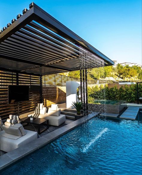 Pool With Pergola Ideas, Modern Pool Designs For Small Yards, Pool Pergola Ideas Cabanas, Luxury Modern Backyard, Pool Shade Ideas, Modern House Pool, Terraced Patio Ideas, Deck Decor Ideas, Pool Deck Decor