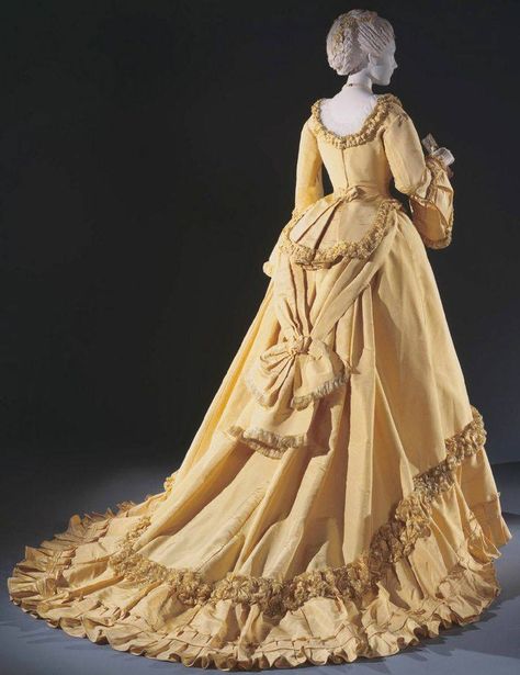 1868, France  Silk faille dinner dress by Emile Pingat  Philadelphia Museum of Art Moda Medieval, Istoria Modei, Princess Clothes, Куклы American Girl, Dress Bodice, 1800s Fashion, 19th Century Fashion, Philadelphia Museum Of Art, Old Dresses