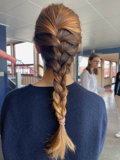 French Braid From Front View, 1 French Braid, French Plait, Hairstyle Examples, Flot Makeup, Plaits Hairstyles, Nice Hair, French Braid, Dream Hair