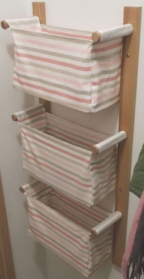 Wall hanging storage with 3 IKEA baskets; no instructions on site.  Could this be made into a clothes hamper for a small space? by beyhan.ertemyesilova Ikea Basket, Diy Para A Casa, Diy Muebles Ideas, Diy Rangement, Wall Hanging Storage, Diy Casa, Hanging Storage, Cool Diy Projects, Diy Home Crafts