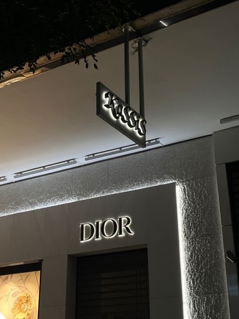 dior | athens | aesthetic | dark | photography | feed | insta | dark aesthetic | low exposure Insta Dark Aesthetic, Athens Aesthetic, Aesthetic Low Exposure, Low Exposure Aesthetic, Low Exposure, Feed Insta, London Night, Aesthetic Content, Romanticizing Life