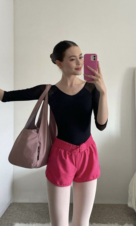 Casual Ballet Outfit, Ballet Core Aesthetic Outfits, Ballet Inspired Outfit, Ballet Girl Aesthetic, Ballet Aesthetic Outfit, Ballet Core Outfits, Preppy Ballet, Ballet Core Aesthetic, Annika Volkov