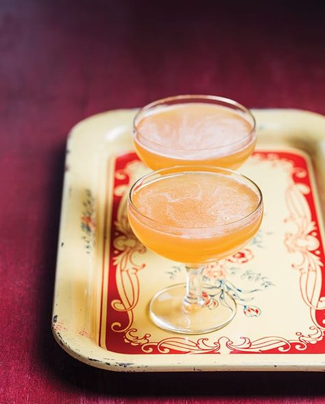 Bourbon meets rye in this whiskey daisy recipe from Slowly Shirley in New York City. Raspberry Cocktail, Food Recipes Vegetarian, Cocktails To Try, Tiki Cocktails, Bourbon Cocktails, Whiskey Drinks, Rye Whiskey, Whiskey Cocktails, Adult Beverages