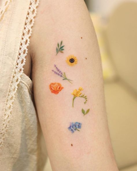 Small Flowers Tatoo by Saegeem | Best Tattoo Ideas Gallery Colors Tattoo For Women, Colored Flowers Tattoo, Tatoos Color, Cute Colorful Tattoos, Colorful Tattoos For Women, Color Flower Tattoo, Colourful Tattoo, Colored Tattoos, Small Colorful Tattoos