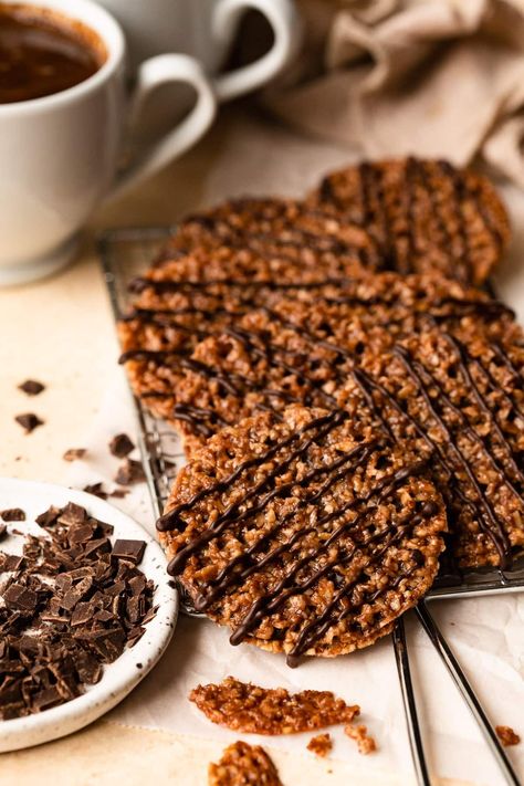 Almond Florentines (Lace Cookies) - Bright-Eyed Baker Florintine Cookies, Almond Florentines, Laceys Cookies Recipe, Florentine Cookies Recipe, Lace Cookies Recipe, Cookies Sandwich, Florentine Cookies, Dark Chocolate Desserts, Florentines Recipe