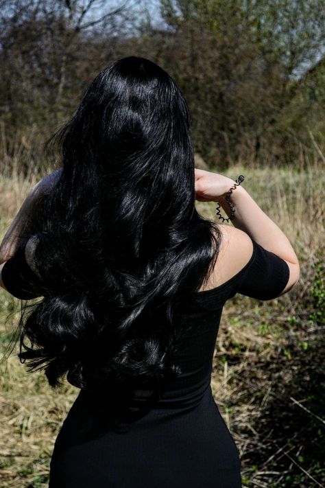 𝚙𝚒𝚗𝚝𝚎𝚛𝚎𝚜𝚝: KAYLIISIS ✨ Hair Waves Long, جاستن بيبر, Black Hair Aesthetic, Jet Black Hair, Black Hair Extensions, Trendy Hair, Long Black Hair, Beautiful Long Hair, Dream Hair