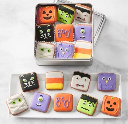 Mini Halloween Cookies Decorated, Mini Halloween Cookies, Edible Halloween Treats, Halloween Iced Cookies, Halloween Cookies Decorated Royal Icing, Witch Finger Cookies, Galletas Halloween, Halloween Sugar Cookies Decorated, Cookies Decorated With Royal Icing