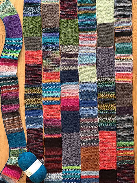 Knit Blanket Stitches, Knitted Striped Blanket, Knitted Blanket Ideas, Striped Knitted Blanket, Knit A Rug, Scrap Yarn Knitted Blankets, Afghan Blanket Knit, 10 Stitch Blanket Knit Free Pattern, How To Knit A Blanket