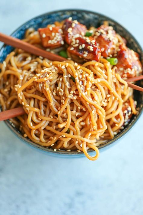 Teriyaki Chicken Noodles, Hibachi Noodles, Ayam Teriyaki, Noodle Bowls Recipes, Pollo Teriyaki, Bowl Of Noodles, Asian Dish, Cibo Asiatico, Chicken Noodles