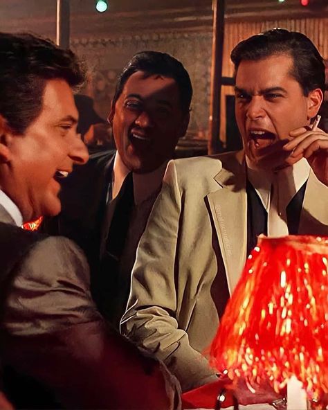 Goodfellas (1990) R.I.P Ray Liotta Goodfellas Ray Liotta, Goodfellas Pfp, Good Fellas Aesthetic, Good Fellas Wallpaper, Goodfellas Party, Goodfellas Wallpaper, Goodfellas Aesthetic, Goodfellas Art, Ray Liotta Goodfellas