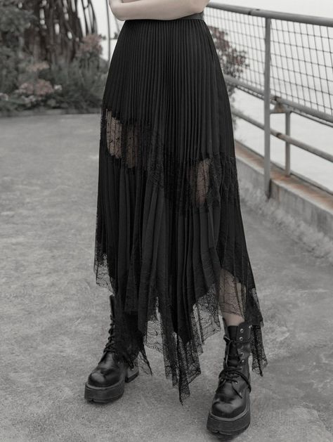 Outfits Long Skirt, Lace Long Skirt, Witch Woman, Emo Dark, Witchy Outfits, Gothic Skirt, Mode Emo, Punk Rock Outfits, Witchy Fashion