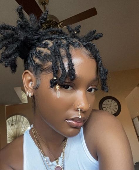 Woman With Dreadlocks, Short Faux Locs, Short Dreadlocks Styles, Loc Hairstyles, Short Locs Hairstyles, Dreadlock Style, Dreadlock Styles, Loc Journey, Dread Hairstyles