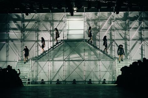 Scaffolding Design, Fashion Show Design, Catwalk Design, 3d Mapping, Stage Set Design, Set Design Theatre, Theatre Design, Theatre Set, Scene Design