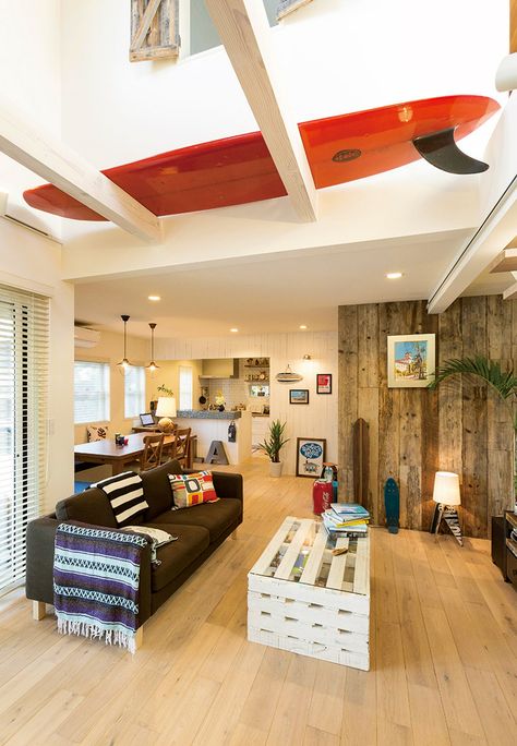 Deco Surf, Surf Room, Surf Decor, Surf House, Beach House Decor, Ideal Home, Surfboard, Apartment Decor, Interior And Exterior