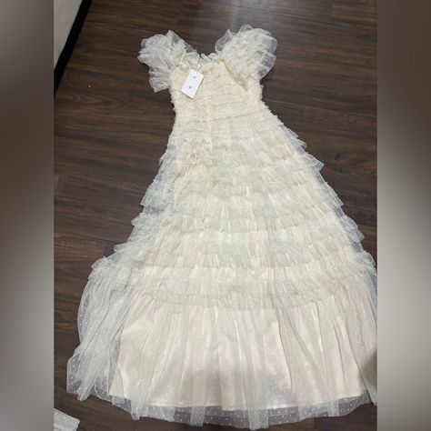 Hi I’m Selling This Gorgeous Cream/White Dress, Thick Material Perfect For Any Wedding Or Event! Brand New With Tag ! White Layered Dress, Cream White Dress, Second Dress, Fancy Fashion, Eclectic Wedding, Vintage Eclectic, Reception Dress, Layer Dress, Wedding Board