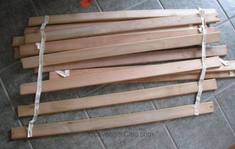 What can you do with old Bed Slats? - Scavenger Chic Diy Bed Slats, Bed Slats Upcycle, Upcycle Bed, Ikea Bed Slats, Furniture Recycle, Porch Lanterns, Make Bed, Old Bed Frames, Old Beds