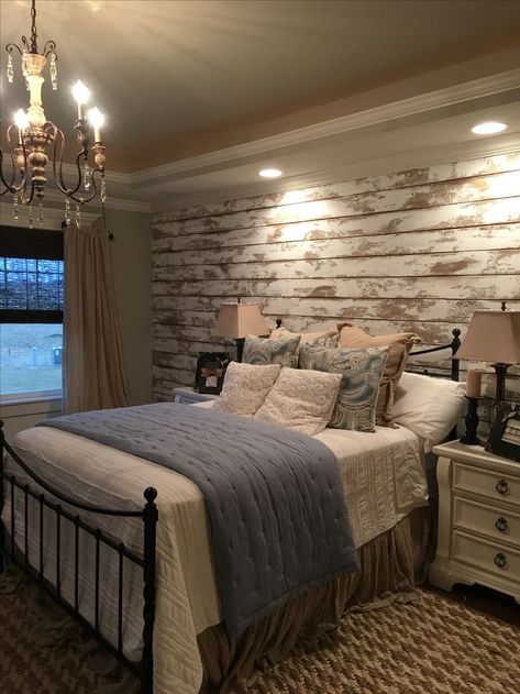 Wood Accent Wall Bedroom, Wood Bedroom Furniture, House Details, Bedroom Accent, Accent Wall Bedroom, Farmhouse Bedroom Decor, Wood Bedroom, Styl Boho, Simple Bedroom