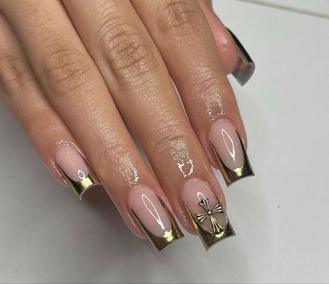 Chrome Outline French Tip Nails, Gold French Tip Nails Square Short, Gold French Tip Nails With Design, Square Gold French Tip Nails, Gold Chrome French Tip Nails Square, Metallic Gold French Tip Nails, Short Gold Chrome French Tip Nails, Good Chrome French Tip, Gold Nails Acrylic French Tips