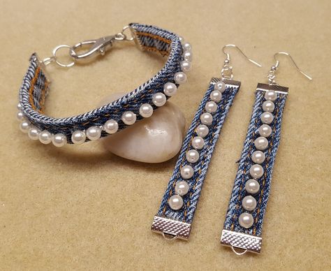 Denim seams and pearls. Blue Jean Bracelets, Recycled Denim Jewelry, Denim Recycling Ideas, Jean Upcycle Diy Clothes, Denim Seams Projects, Denim Earrings Diy, Denim Accessories Diy, Denim Jewelry Diy, Cloth Jewellery Handmade