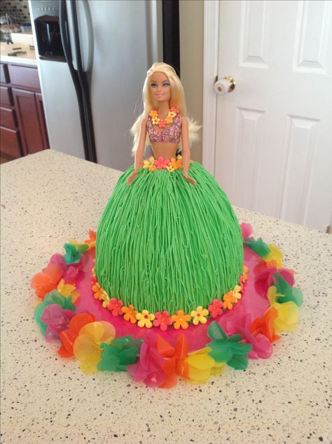 Luau hula skirt Barbie cake Hawaiian Barbie Cake, Luau Cake Ideas, Doll Cake Buttercream, Hawian Party, Barbie Parties, Luau Party Cakes, Luau Desserts, Kids Luau Parties, Barbie Cake Designs