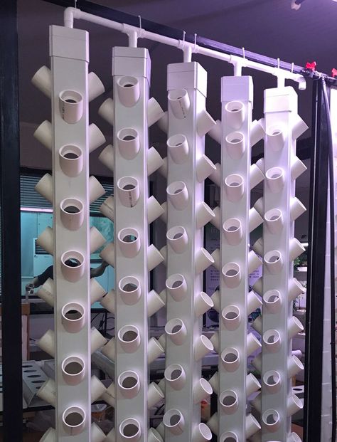 Vertical Hydroponics Diy, Diy Hydroponic Tower, Ebb And Flow Hydroponics, Homemade Hydroponics, Nft Hydroponics, Vertical Hydroponics, Hydroponic Gardening Diy, Hydroponic Herb Garden, Hydroponic Lettuce