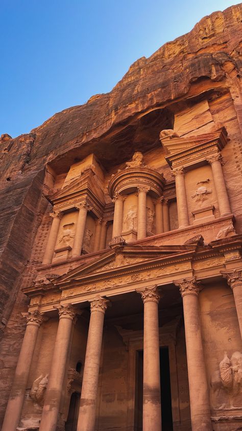 #Петра #petra #Иордания #jordan #travel #adventure Jordan Travel, Petra Jordan, Summer Mood, Cat Books, I Want To Travel, Arabian Nights, Travel Adventure, Beautiful Places, Places To Visit