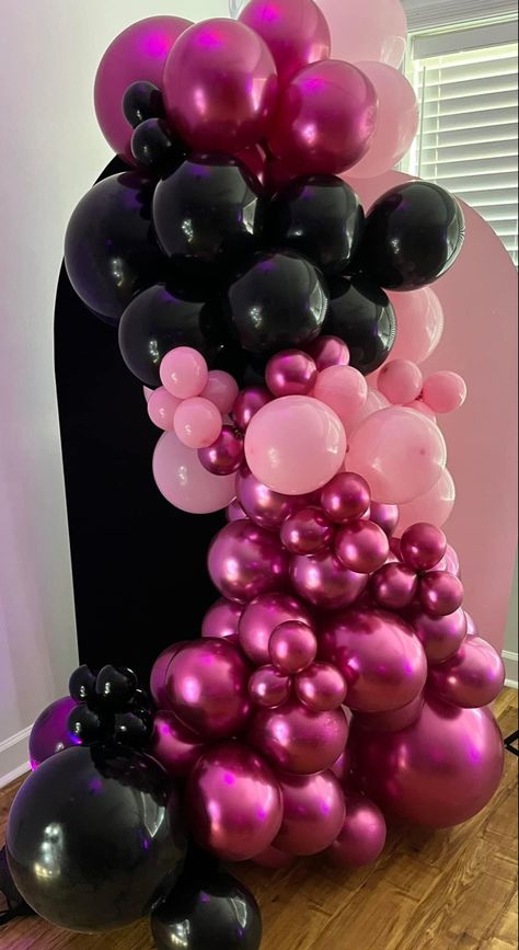 Fuschia And Black Party Decorations, Black And Pink Decor Party Ideas, Hot Pink And Black Birthday Decorations, Black And Pink Birthday Theme, Black And Pink Party, 50th Birthday Celebration Ideas, Pink And Black Party, Pink And Black Birthday, Pink Birthday Theme