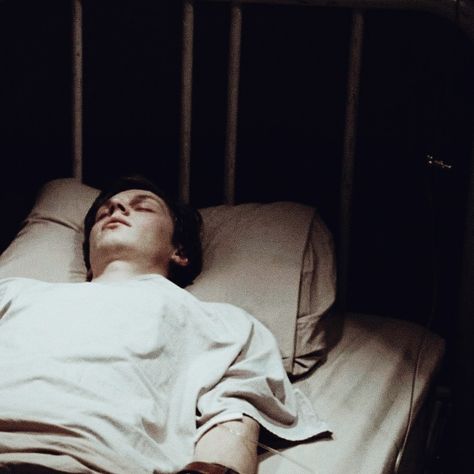 Evan Peters Sleeping, Kit Walker Aesthetic, Walker Aesthetic, Sleeping Art, Header Wallpaper, Kit Walker, American Horror Story Seasons, Films Movies, Evan Peters