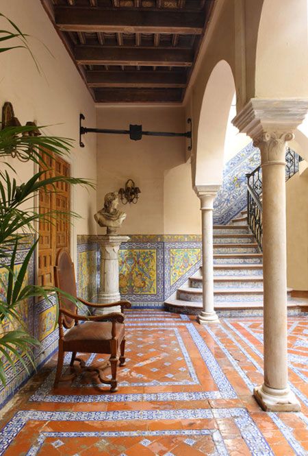 17th-Century palace in Seville designed by Lorenzo Castillo. Palace Interior, Marble Columns, Stair Case, Casas Coloniales, Hacienda Style, Spanish Style Homes, Spanish Tile, Spanish House, Spanish Style