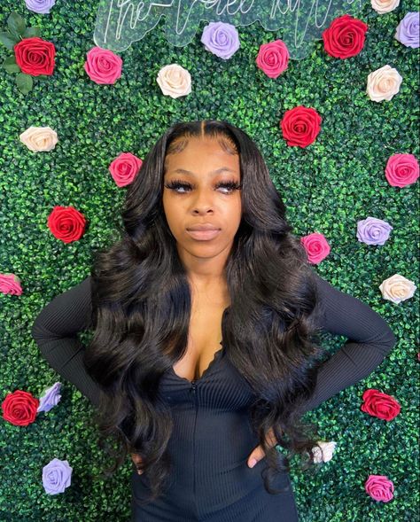 Middle Part Curls, Frontal Wig Hairstyles, Hair Laid, Dope Hairstyles, Front Lace Wigs Human Hair, Middle Part, Baddie Hairstyles, Natural Hair Color, Love Hair