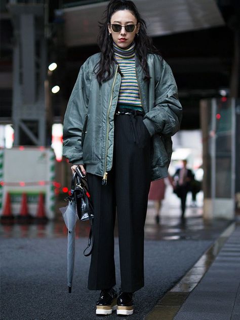 Boredom Buster: Just Look At These 25 Japanese Street Style Looks | Who What Wear UK Japanese Streetwear Women Tokyo Fashion, Sari Aesthetic, Japan Street Style, Nyc Mens Fashion, Japanese Street Style, Women Office Outfits, Europe 2023, Hypebeast Fashion, Japanese Street Wear