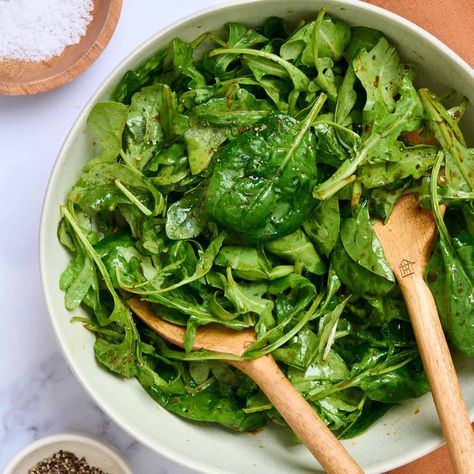 Simple Arugula and Spinach Salad Spinach Arugula Salad, Spinach And Arugula Salad, Simple Spinach Salad, Salad Spinach, Arugula Recipes, Arugula Salad Recipes, Delicious Salad Dressings, Happy Belly, Lettuce Salad