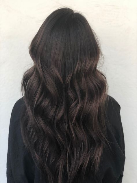 Hair Color Brunettes, Brown Hair Inspiration, Dark Fall Hair, Black Hair Balayage, Dark Brunette Hair, Kadeřnické Trendy, Brown Hair Looks, Brown Hair Inspo, Vlasové Trendy