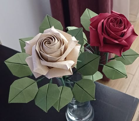 Romantic Origami, Flower Bouquet Origami, Origami Aesthetic, Origami Flower Bouquet, Paper Origami Flowers, Origami Flowers Tutorial, Paper Crafts Ideas, Origami Patterns, Seni Dan Kraf