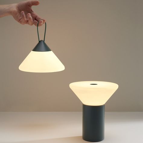 Mikono modular table light has an innovative design to lets you carry it around - Yanko Design Modular Table, Rechargeable Light, Kitchen Lamps, Floor Lamp Design, Yanko Design, Table Light, Decor Home Living Room, Desk Light, Pendant Lamps