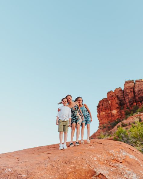 family photos in Sedona !!!!! Arizona Family Photographer | Arizona Photographer | Sedona Family Photographer | East Valley Photographer #arizonaphotographer #arizonafamilyphotographer #azfamilyphotographer #azphotographer #sedonaphotographer #eastvalleyphotographer #sedonafamilyphotographer #sedonafamilyphotos #sedona #adventurefamilyphotographer #adventurefamily #scottsdalefamilyphotographer #queencreekphotographer #queencreekfamilyphotographer #santanvalleyphotographer #santanvalleyfamil... Sedona Family Photos, Big Family Photos, Arizona Photographer, Sedona Arizona, Big Family, Family Adventure, Sedona, Family Photographer, Family Photos