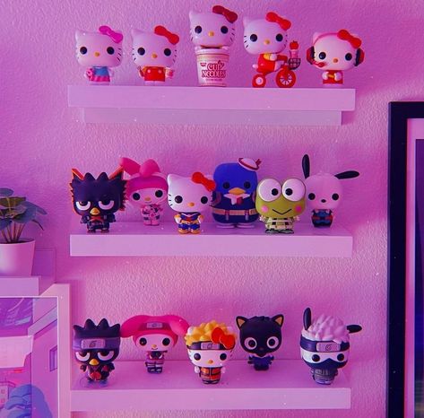 Naruto Hello Kitty, Funko Pop Display Ideas, Mini Funko Pop, Sanrio Room, Funko Pop Display, Kawaii Bedroom, Hello Kitty Birthday Party, Funko Pop Collection, Miniature Things