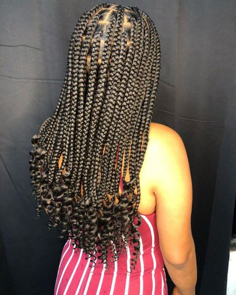 Curly Knotless Layer Braids Bra Length Braids With Curls, Bra Length Knotless Braids With Curls, Bra Length Braids, Bra Length Knotless Braids, Curly Knotless, Layer Braids, Curly Layers, Reverse Ombre, Braiding Styles