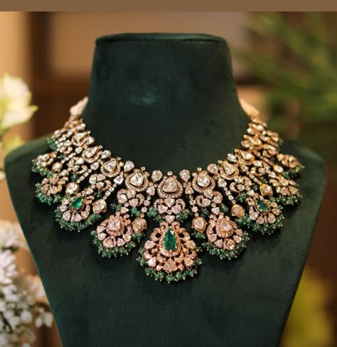 Indian Brides Jewelry, Bridal Jewellery Earrings, Bridal Diamond Necklace, Kundan Jewellery Bridal, Indian Wedding Jewelry Sets, Bridal Necklace Designs, Neck Pieces Jewelry, Kundan Jewellery Set, Gold Earrings Models