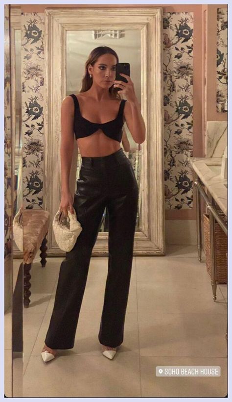 [Ad] 47 Hot Night Out Outfits Ideas You'll Be Glad You Discovered In No Time #nightoutoutfits Nyc Going Out Outfit Night Club, Grunge Clubbing Outfit, Vegas Daytime Outfit, All Black Going Out Outfit, Minimalist Style Outfits, Elegantes Party Outfit, Outfits Hacks, Party Trousers, Outfits Evening