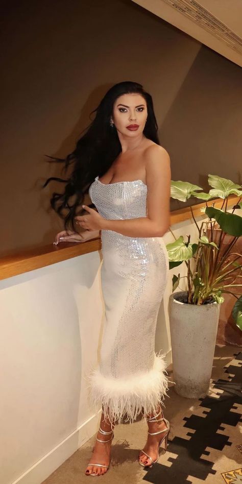 Bella Barnett, Dress Jumpsuit, Will Arnett, Sophisticated Wedding, Wedding Party Dress, Feather Dress, Stylish Clothes For Women, Dress Set, Beach Holiday