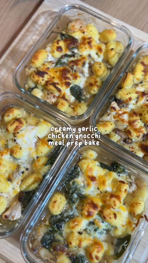 Creamy chicken gnocchi bake meal prep 🧀👩🏻‍🍳 For one serving of the base: -1 cup spinach -150g chicken breast -170g potato gnocchi (I… | Instagram Gnocchi Recipes Meal Prep, Meal Prep For Guys Lunch Ideas, Glass Dish Meal Prep, Gnocchi Meal Prep, Meal Prep Bakes, Chicken Gnocchi Bake, High Protein Meal Prep For The Week, Bake Meal Prep, Gnocchi Mushroom